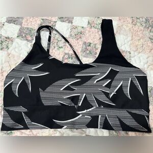 Women’s Black and White Patterned Strappy Athletic Workout Gym Sports Bra